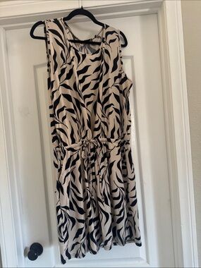 Sleeveless Beige and Black High-Low Dress with Drawstring Waist